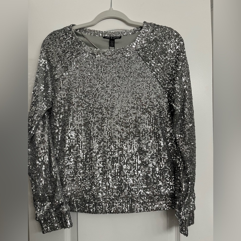 Cable & Gauge silver sequin long sleeve lined shirt size small  NWT